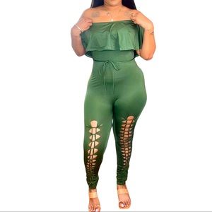 💚 Green ruffled jumpsuit 💚